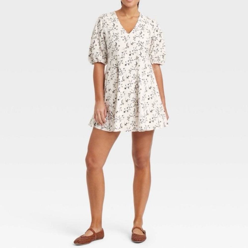 🦋 Universal Thread Size L Bell Elbow Sleeve White Floral Print V-Neck Mini Dress